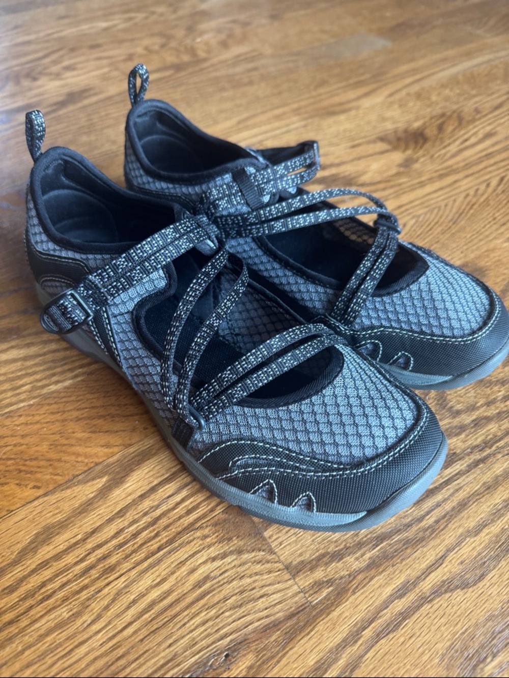 NEW Chacos Outcross Evo Hiking Shoes